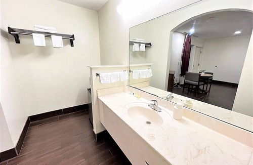 Northport Hotel | Budget Inn