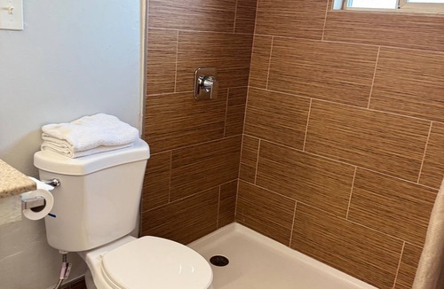 Parkrose Hotel | BUDGET INN