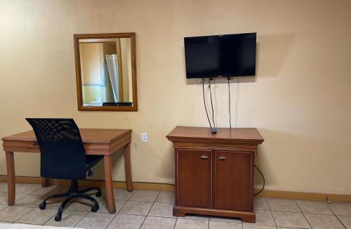 Refugio Hotel | Budget Inn