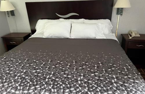 Griffin Heights Hotel | Budget Inn
