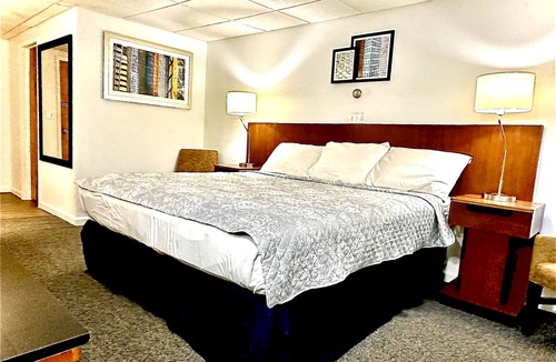 Wellsville Hotel | Budget Inn