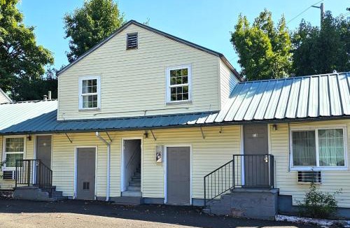 Multnomah Village Hotel | Budget Lodge by OYO Portland West