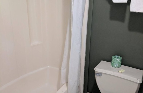 New Castle Hotel | Budget Motor Lodge
