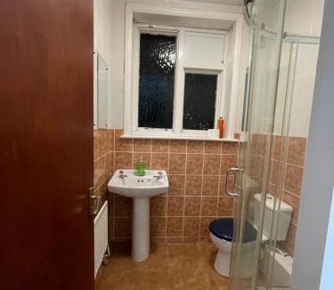 Luton House | Budget Shared Accommodation Luton 02 05