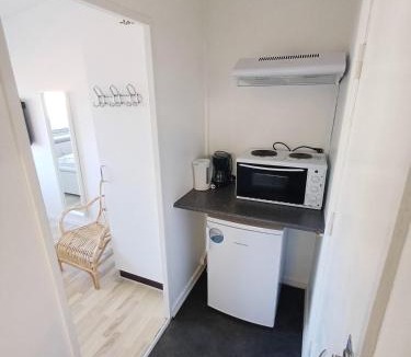 Norresundby Apartment | Budget Studio 4 with Free Parking