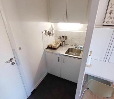 Norresundby Apartment | Budget Studio 5 with Free Parking