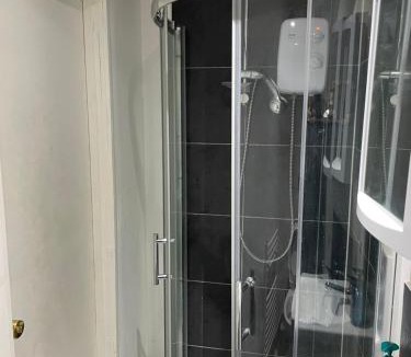 Thamesmead East House | Budget Studio Room Thamesmead