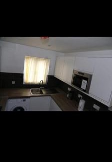 Thamesmead East House | Budget TWIN Roomz