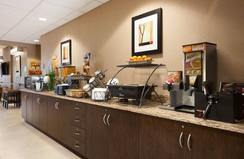 Gonzales House | Budget Wise Stay for Couple Traveler | Free Parking & Hot Breakfast