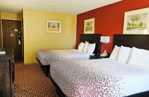 Fort Scott Hotel | Budgetel Inn and Suites