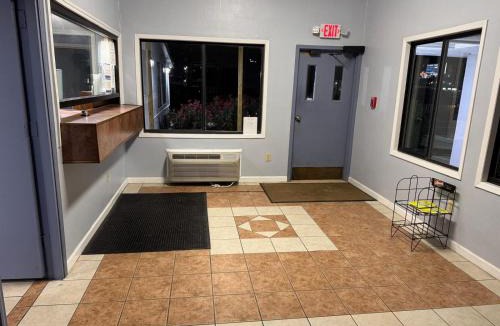 Columbus Hotel | Budgetel Inn & Suites