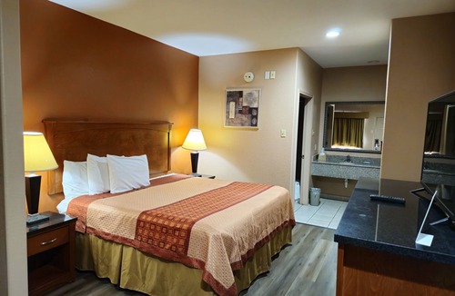 Hearne Hotel | Budgetel Inn & Suites