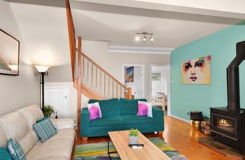 Budgewoi House | Budgewoi Lakefront Oasis