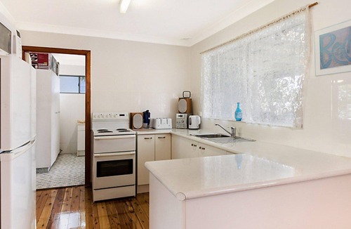 Budgewoi House | Budgewoi Pet Friendly Cottage