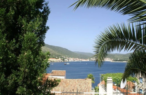 Vis Apartment | Buena Vista Apartments, A Room With the Sea View