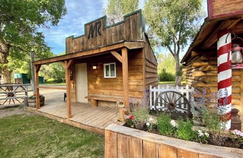 Heise Apartment | Buffalo Bill Cabin At Mountain River Ranch