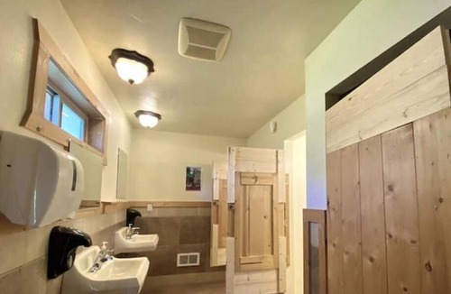 Heise Apartment | Buffalo Bill Cabin At Mountain River Ranch