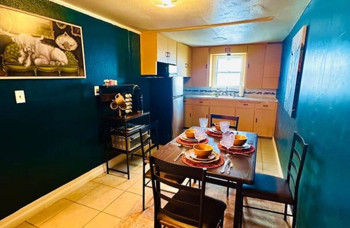 Russell Condo | Buffalo & Bourbon-1 Bed/1 Bath Private Condo