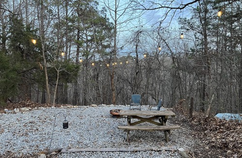 Bruno House | Buffalo Camp 2 - Couples Cabin MINUTES to BufPt or Dillards