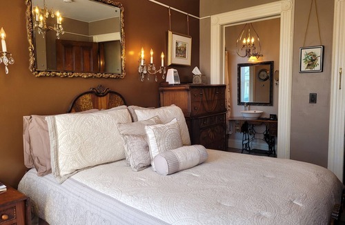 Downtown Buffalo Bed & Breakfast | Buffalo Harmony House