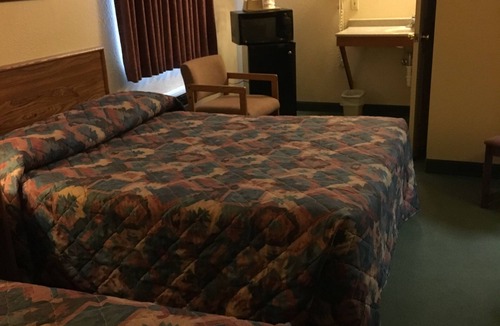 Chugwater Hotel | Buffalo Lodge and Grill