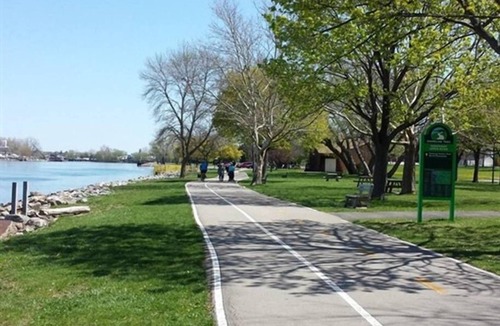 Tonawanda House | Buffalo/Niagara Falls Home