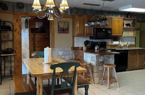 Compton Cabin | Buffalo River Cabin-privt Pool/Hot Tub/Game Room!