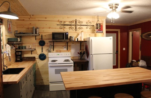 Bruno Cabin | Buffalo River Family Reunion - 5 Cabins with Hot Tub