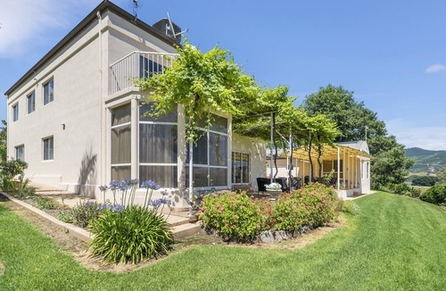 Myrtleford House | Buffalo River Retreat