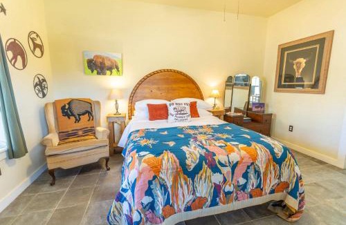Medicine Park Apartment | Buffalo Spirit - Stardust Inn - Triple Z