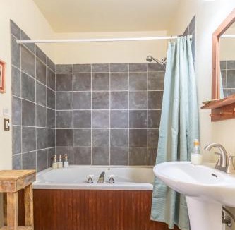 Medicine Park Apartment | Buffalo Spirit - Stardust Inn - Triple Z