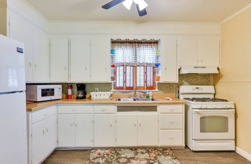 Buffalo Cottage | Buffalo Vacation Rental ~ 8 Mi From Canalside!