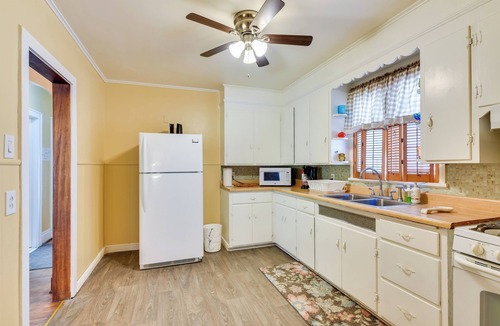 Buffalo Cottage | Buffalo Vacation Rental ~ 8 Mi From Canalside!