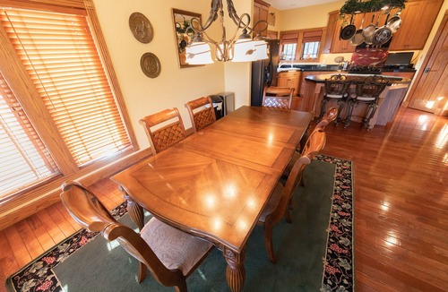 Buffalo City Cabin | Buffalo Vista - Riley Outfitters
