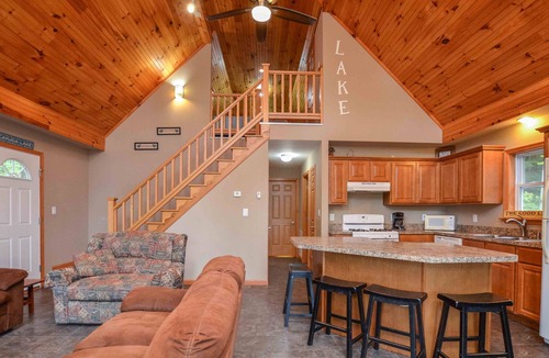 Ovid House | Bufflehead Bungalow: Family Fun across from Cayuga Lake!