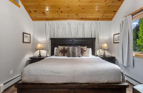 Fall River Estates Apartment | Bugle Pointe B13 by Estes Park Condos