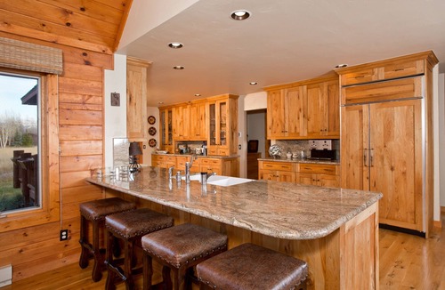 Jackson House | Bugling Elk Lodge North of Jackson. Spacious with Teton Views. 31 night min.