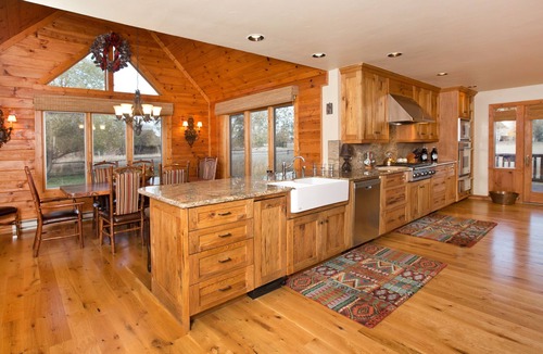 Jackson House | Bugling Elk Lodge North of Jackson. Spacious with Teton Views. 31 night min.