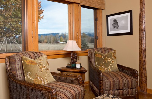 Jackson House | Bugling Elk Lodge North of Jackson. Spacious with Teton Views. 31 night min.