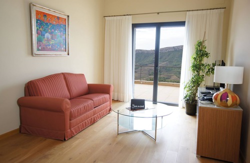 Gratallops Hotel | Buil & Gine Wine Hotel