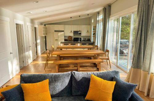Marion House | Built 2016 Pristine Lake House for Boating, Remote Work, Hiking and Relaxing