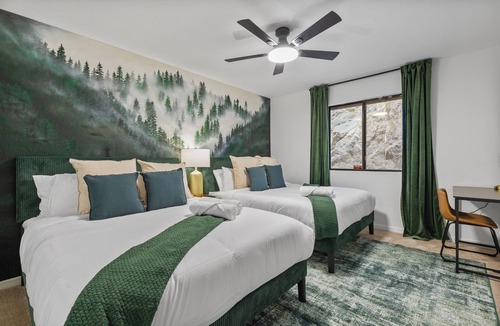 North Mountain House | Built Into A Mtn - Heated Pool & Lounge