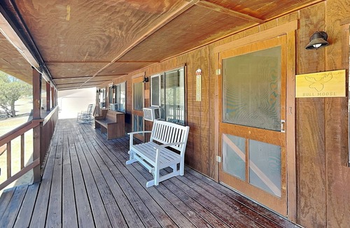 Alto Cabin | Bull Moose Cabinette: Studio + Mountain Views