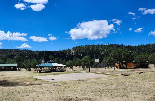 Alto Cabin | Bull Moose Cabinette: Studio + Mountain Views