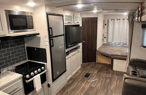 Whitney House | Bullet Travel trailer with Texas skyline views!
