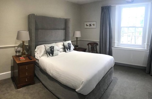 Hartshorne Hotel | Bulls Head