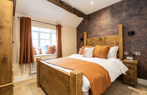 Holymoorside House | Bulls Head - Holymoorside