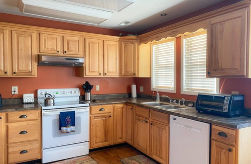 Protem Resort | Bullshoals Lake BlueWatersResort 4bdroom lakehouse