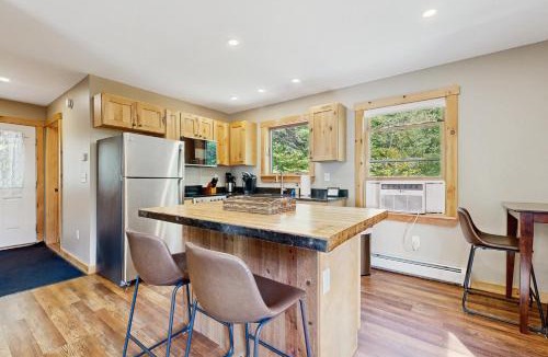 Greenwood Apartment | Bullwinkle’s Roost