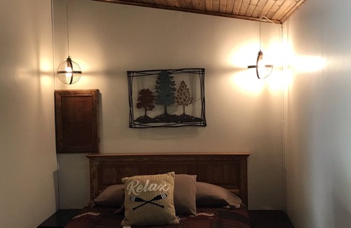 Poplar Bluff Hotel | Bullwinkles Rustic Lodge
